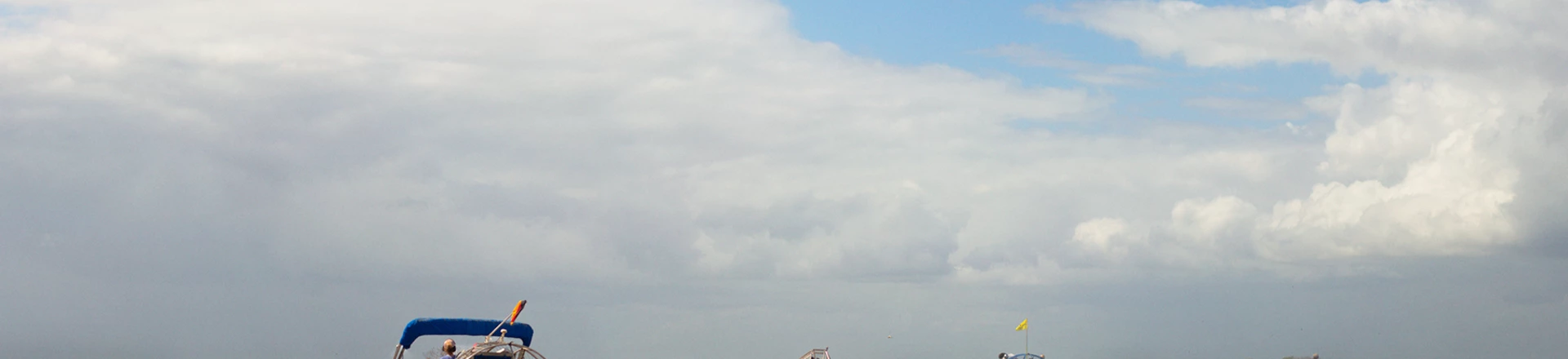 Membros da tribo Miccosukee realizam o levantamento semestral da qualidade das águas de Everglades na reserva de Tamiami Trail, área de preservação hídrica 3-A, Condado de Miami-Dade, Flórida (12/10/2016). Membros da tribo Miccosukee realizam o levantamento semestral da qualidade das águas de Everglades na reserva de Tamiami Trail, área de preservação hídrica 3-A, Condado de Miami-Dade, Flórida (12/10/2016).