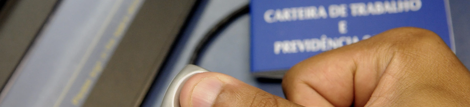 O governo quer privatizar bancos de dados com informações de milhões de brasileiros. O governo quer privatizar bancos de dados com informações de milhões de brasileiros.