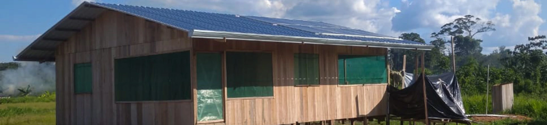 Foto da casa que o norte-americano Paul Goddard construiu dentro do território Madija, onde tentava converter indígenas em evangélicos. Foto da casa que o norte-americano Paul Goddard construiu dentro do território Madija, onde tentava converter indígenas em evangélicos.