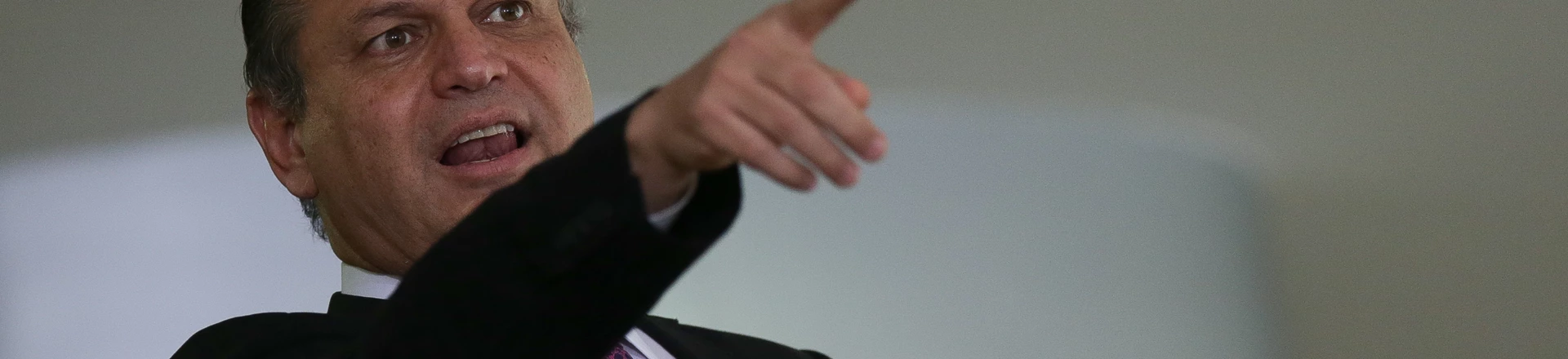 Em 2020, quando era deputado, Barros foi o autor do requerimento que aprovou a urgência do PL que autorizava mineração em terras indígenas. Em 2020, quando era deputado, Barros foi o autor do requerimento que aprovou a urgência do PL que autorizava mineração em terras indígenas.