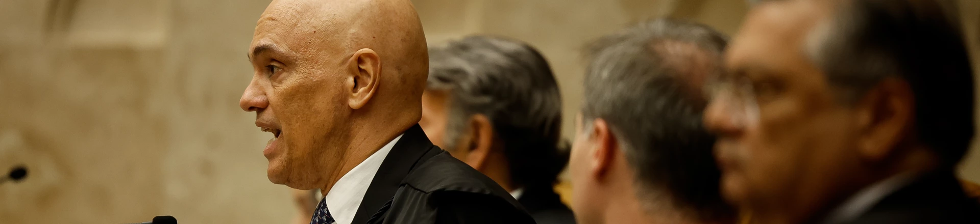 Ministro Alexandre de Moraes durante sessão plenária do STF . Foto: Pedro Ladeira/Folhapress Ministro Alexandre de Moraes durante sessão plenária do STF . Foto: Pedro Ladeira/Folhapress