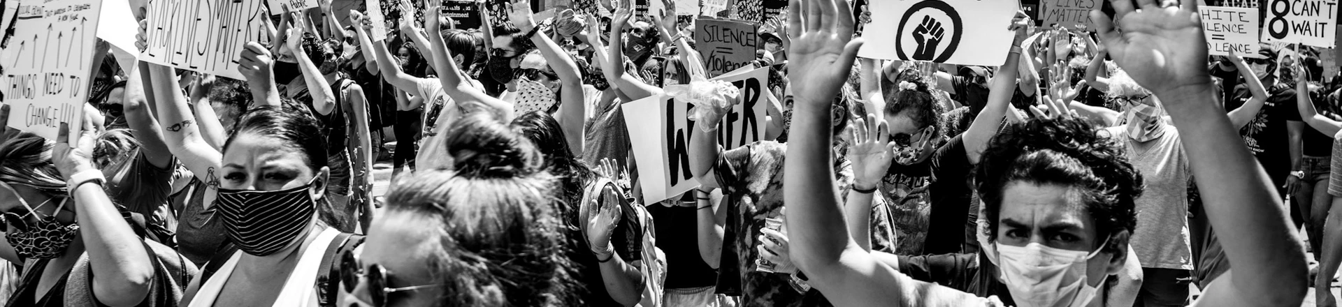 Movimento Black Lives Matter, 7 de junho de 2020, Denver, EUA. Movimento Black Lives Matter, 7 de junho de 2020, Denver, EUA.