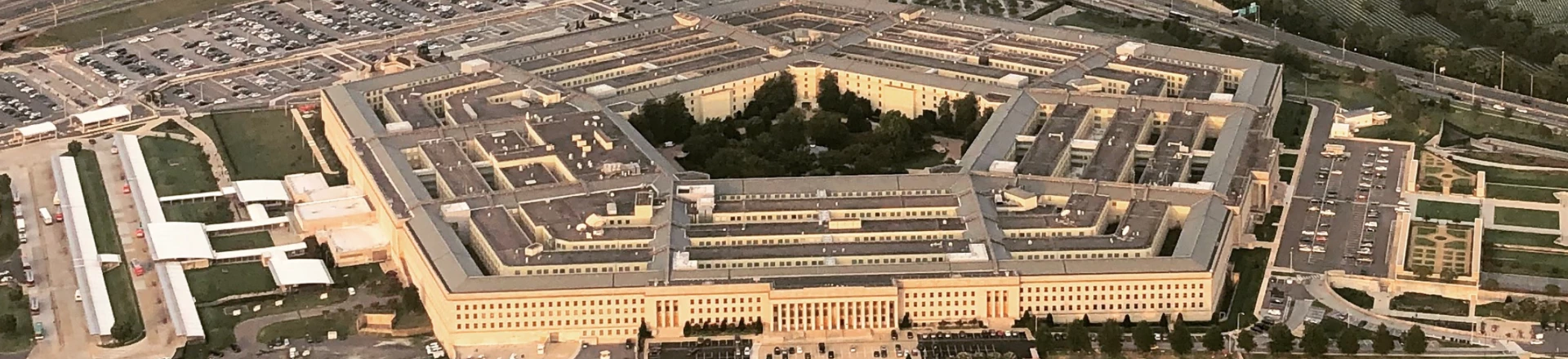 Pentágono pretende criar perfis falsos deepfake. Pentágono pretende criar perfis falsos deepfake.