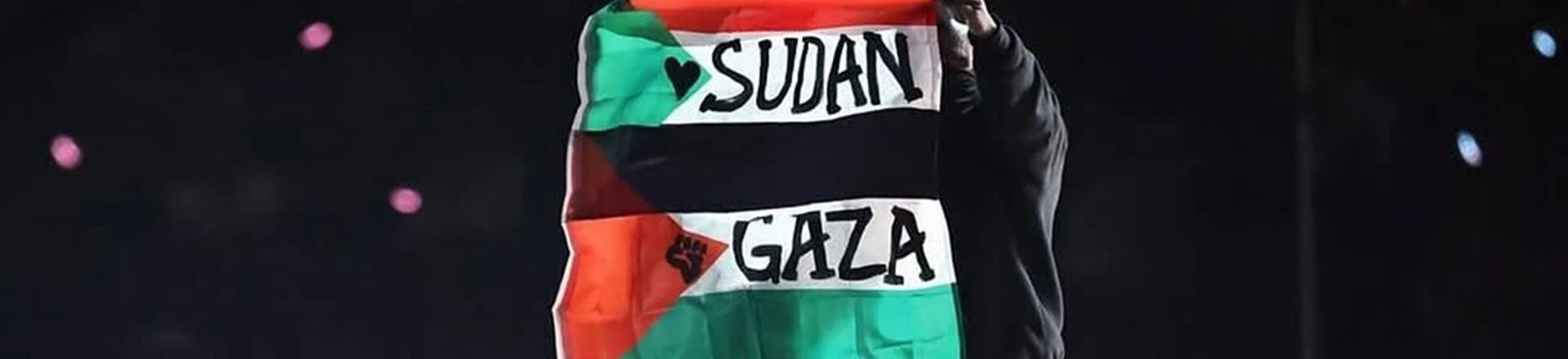Bandeira lembra Sudão e Gaza no Super Bowl. Bandeira lembra Sudão e Gaza no Super Bowl.