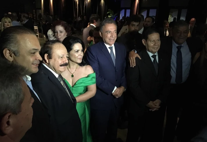 ‘O Mourão vai ser presidente da República’. Um drink com o mentor do vice de Bolsonaro ‘O Mourão vai ser presidente da República’. Um drink com o mentor do vice de Bolsonaro