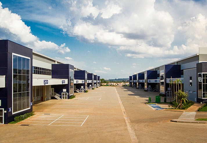 A lucrativa máquina de vendas que financia Olavo de Carvalho e outras dezenas de figuras da extrema direita