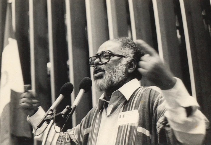 Entrevista: ‘Não é possível continuar assistindo inerte a um governo genocida’, diz Douglas Belchior