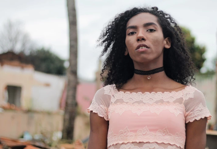 Primeira advogada trans negra do MS: ‘Todo mundo gosta de travesti na esquina, não na universidade’ Primeira advogada trans negra do MS: ‘Todo mundo gosta de travesti na esquina, não na universidade’