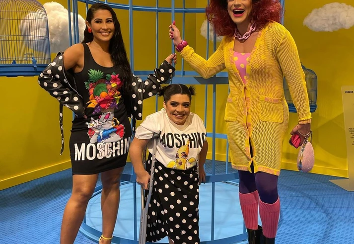 O que une as camisetas divertidas da grife Moschino para Riachuelo e os discursos de ódio bolsonarista?