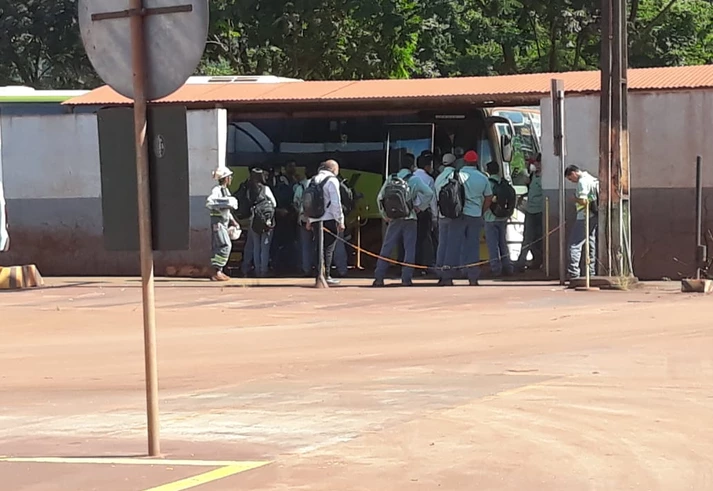 Coronavírus: mesmo com empregados contaminados, Vale mantém operação e aglomerações em minas