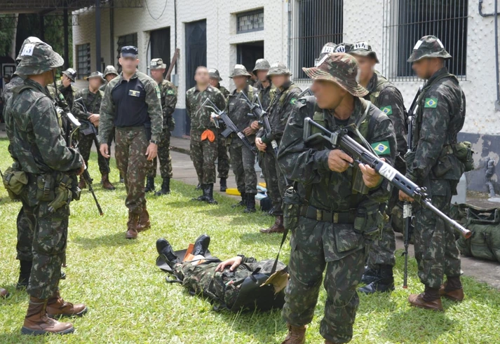 Documento de treinamento anti-esquerda do Exército tem MLT, Partido dos Operários e Mídia Samurai como inimigos
