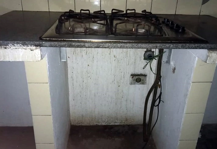 Esta é marmita que a USP oferece aos alunos pobres durante a pandemia