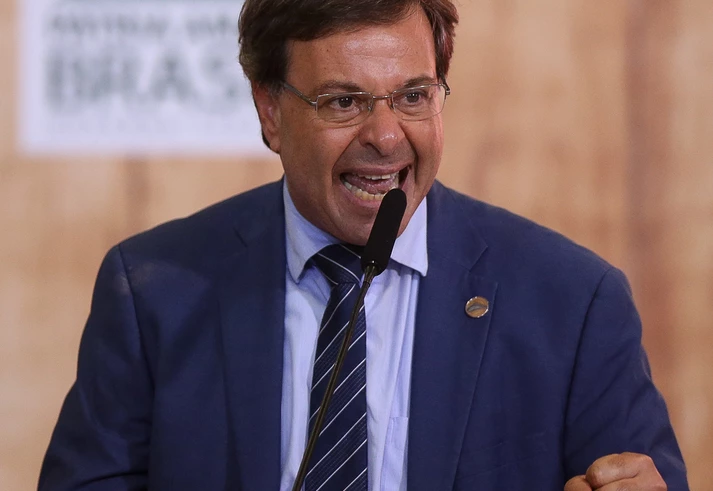 Fundador do Aliança pelo Brasil ganha cargo com poder para esconder informações sobre Bolsonaro